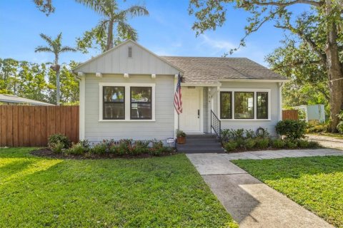 Casa en venta en Bradenton, Florida, 2 dormitorios, 108.14 m2 № 1849625 - foto 1