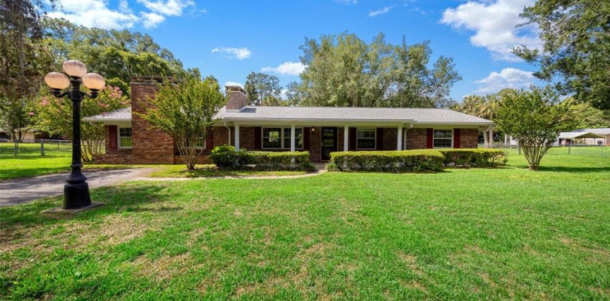Casa en Ocala, Florida 3 dormitorios, 171.5 m2 № 2232580