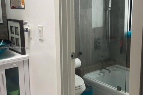 Купить таунхаус в Хайалиа, Флорида 3 спальни, 113.25м2, № 2273947 - фото 25