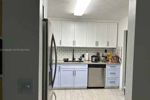 Купить таунхаус в Хайалиа, Флорида 3 спальни, 113.25м2, № 2273947 - фото 15