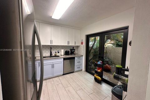 Купить таунхаус в Хайалиа, Флорида 3 спальни, 113.25м2, № 2273947 - фото 17