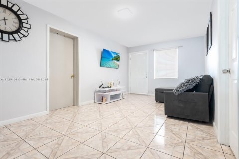 Immobilier commercial à vendre à Miami, Floride: 193.14 m2 № 1969459 - photo 27