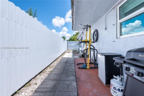 Immobilier commercial à vendre à Miami, Floride: 193.14 m2 № 1969459 - photo 19