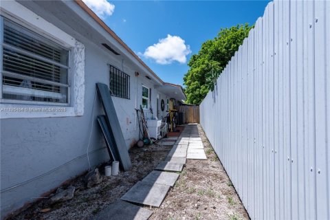 Immobilier commercial à vendre à Miami, Floride: 193.14 m2 № 1969459 - photo 20