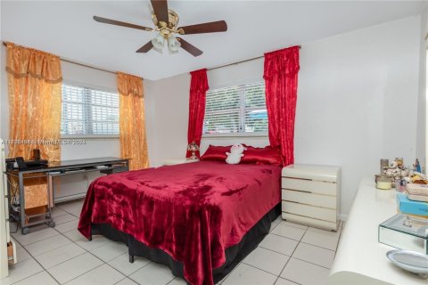 Immobilier commercial à vendre à Miami, Floride: 193.14 m2 № 1969459 - photo 16