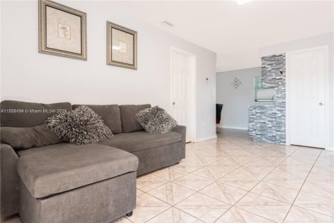 Immobilier commercial à vendre à Miami, Floride: 193.14 m2 № 1969459 - photo 25