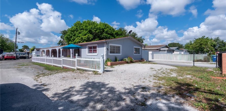 Immobilier commercial à Miami, Floride 193.14 m2 № 1969459