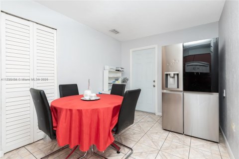 Immobilier commercial à vendre à Miami, Floride: 193.14 m2 № 1969459 - photo 28