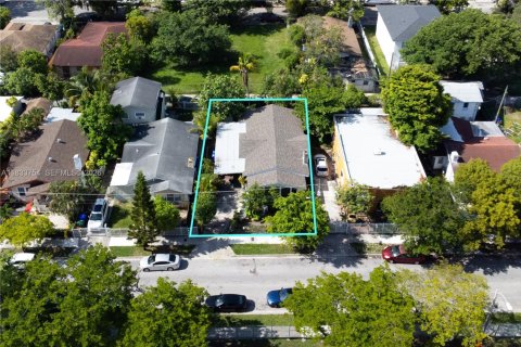 Villa ou maison à vendre à Miami, Floride: 2 chambres, 140.28 m2 № 2060095 - photo 5