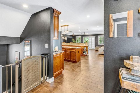 Casa en venta en Tampa, Florida, 4 dormitorios, 233.37 m2 № 2197944 - foto 5