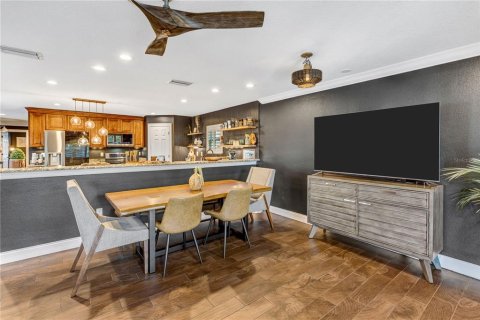 Casa en venta en Tampa, Florida, 4 dormitorios, 233.37 m2 № 2197944 - foto 14