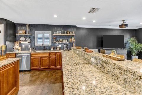 Casa en venta en Tampa, Florida, 4 dormitorios, 233.37 m2 № 2197944 - foto 10