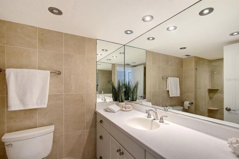 Condo in Longboat Key, Florida, 2 bedrooms  № 1835233 - photo 21