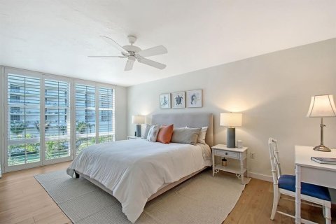 Condo in Longboat Key, Florida, 2 bedrooms  № 1835233 - photo 16
