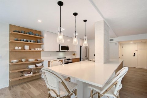 Condo in Longboat Key, Florida, 2 bedrooms  № 1835233 - photo 14