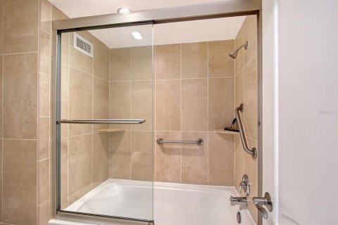 Condo in Longboat Key, Florida, 2 bedrooms  № 1835233 - photo 18