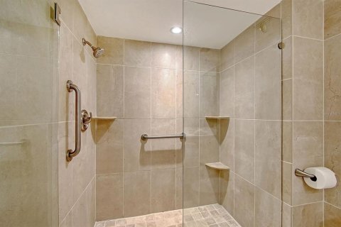 Condo in Longboat Key, Florida, 2 bedrooms  № 1835233 - photo 22