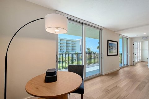 Condo in Longboat Key, Florida, 2 bedrooms  № 1835233 - photo 8