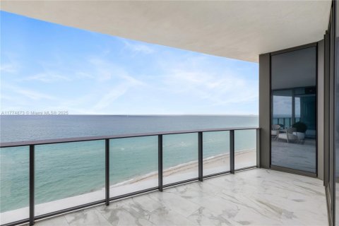 Condominio en venta en Sunny Isles Beach, Florida, 2 dormitorios, 145.95 m2 № 1865517 - foto 28