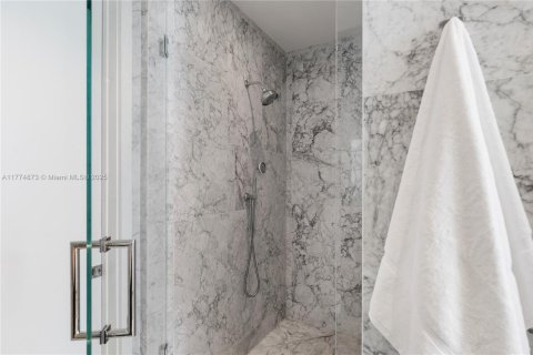 Condominio en venta en Sunny Isles Beach, Florida, 2 dormitorios, 145.95 m2 № 1865517 - foto 22