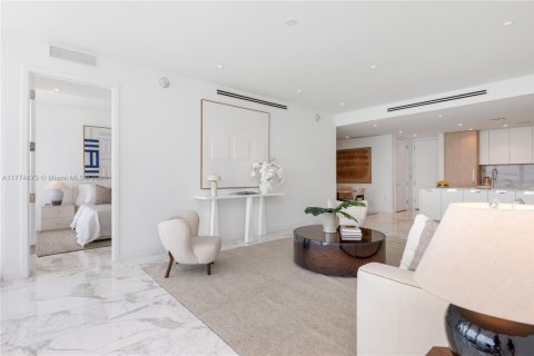 Condominio en venta en Sunny Isles Beach, Florida, 2 dormitorios, 145.95 m2 № 1865517 - foto 17