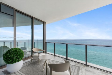 Condominio en venta en Sunny Isles Beach, Florida, 2 dormitorios, 145.95 m2 № 1865517 - foto 29