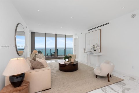 Condo in Sunny Isles Beach, Florida, 2 bedrooms № 1865517 - photo 13
