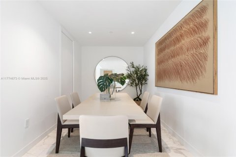 Condominio en venta en Sunny Isles Beach, Florida, 2 dormitorios, 145.95 m2 № 1865517 - foto 7