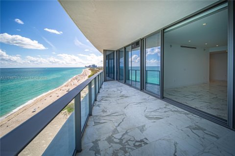 Condominio en venta en Sunny Isles Beach, Florida, 2 dormitorios, 145.95 m2 № 1865517 - foto 4