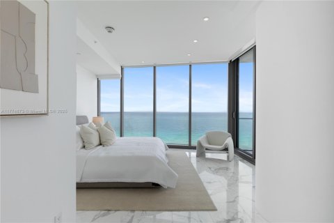 Condo in Sunny Isles Beach, Florida, 2 bedrooms № 1865517 - photo 27