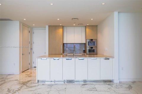 Condominio en venta en Sunny Isles Beach, Florida, 2 dormitorios, 145.95 m2 № 1865517 - foto 9