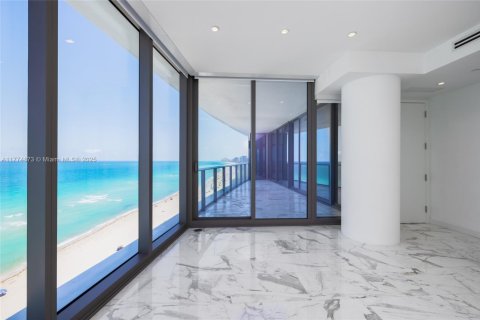 Condominio en venta en Sunny Isles Beach, Florida, 2 dormitorios, 145.95 m2 № 1865517 - foto 14