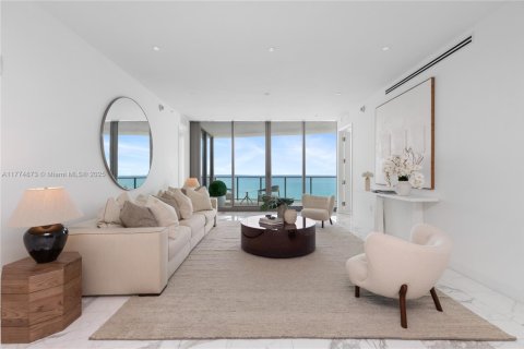 Condo in Sunny Isles Beach, Florida, 2 bedrooms № 1865517 - photo 11