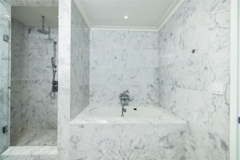 Condominio en venta en Sunny Isles Beach, Florida, 2 dormitorios, 145.95 m2 № 1865517 - foto 19