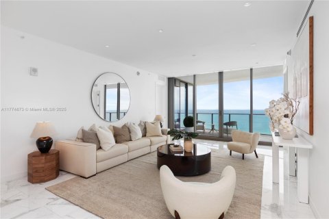 Condominio en venta en Sunny Isles Beach, Florida, 2 dormitorios, 145.95 m2 № 1865517 - foto 12