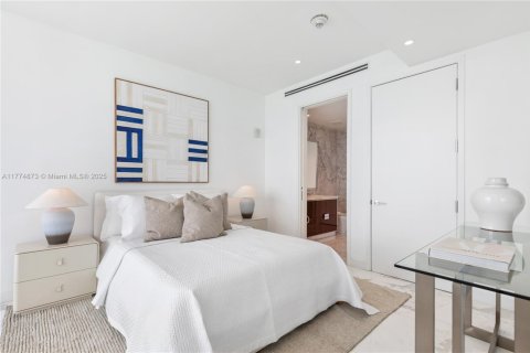 Condo in Sunny Isles Beach, Florida, 2 bedrooms № 1865517 - photo 18