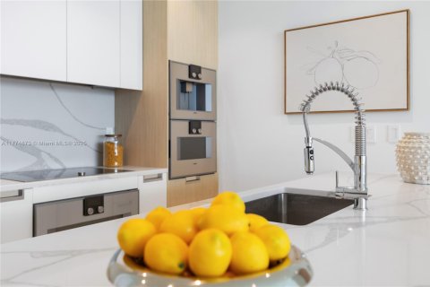 Condo in Sunny Isles Beach, Florida, 2 bedrooms  № 1865517 - photo 8