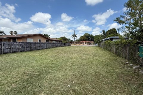 Terreno en venta en Miami, Florida № 1862206 - foto 4