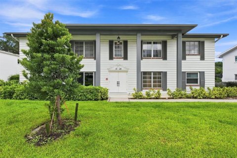 Condo in Saint Petersburg, Florida, 2 bedrooms  № 2277906
