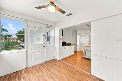 Condominio en venta en Saint Petersburg, Florida, 2 dormitorios, 102.19 m2 № 2277906 - foto 10
