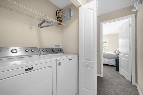 Touwnhouse à vendre à Kissimmee, Floride: 4 chambres, 176.7 m2 № 1446400 - photo 12