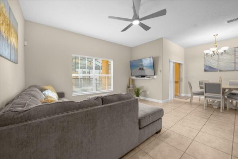 Touwnhouse à vendre à Kissimmee, Floride: 4 chambres, 176.7 m2 № 1446400 - photo 10