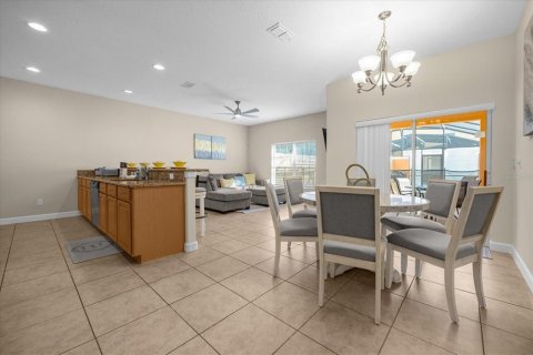 Touwnhouse à vendre à Kissimmee, Floride: 4 chambres, 176.7 m2 № 1446400 - photo 4