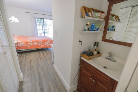 Townhouse in Miami, Florida 2 bedrooms, 85.47 sq.m. № 1954397 - photo 2