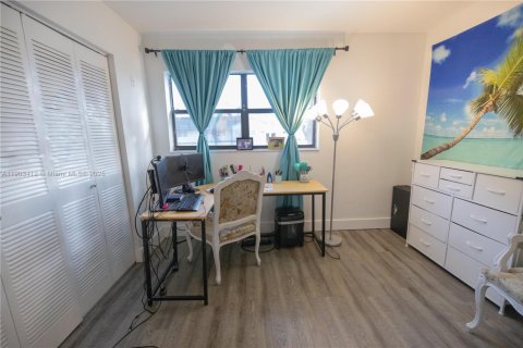 Townhouse in Miami, Florida 2 bedrooms, 85.47 sq.m. № 1954397 - photo 27