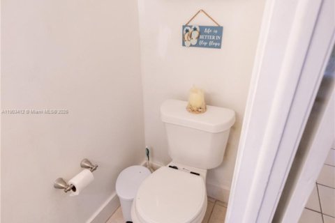 Townhouse in Miami, Florida 2 bedrooms, 85.47 sq.m. № 1954397 - photo 14