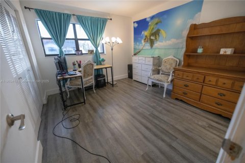 Townhouse in Miami, Florida 2 bedrooms, 85.47 sq.m. № 1954397 - photo 29