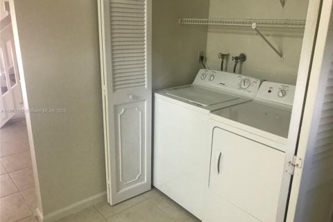 Adosado en venta en Sunrise, Florida, 2 dormitorios, 123.75 m2 № 1978267 - foto 13