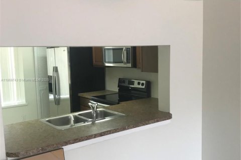 Adosado en venta en Sunrise, Florida, 2 dormitorios, 123.75 m2 № 1978267 - foto 3