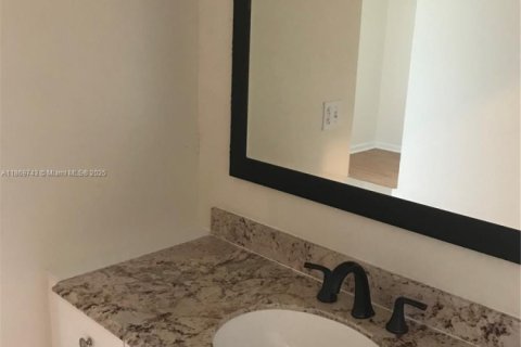 Adosado en venta en Sunrise, Florida, 2 dormitorios, 123.75 m2 № 1978267 - foto 11